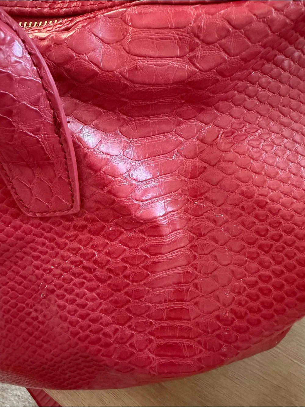 Lulu Dharma pink vegan snake weekend bag  - Luxe Textured Finish